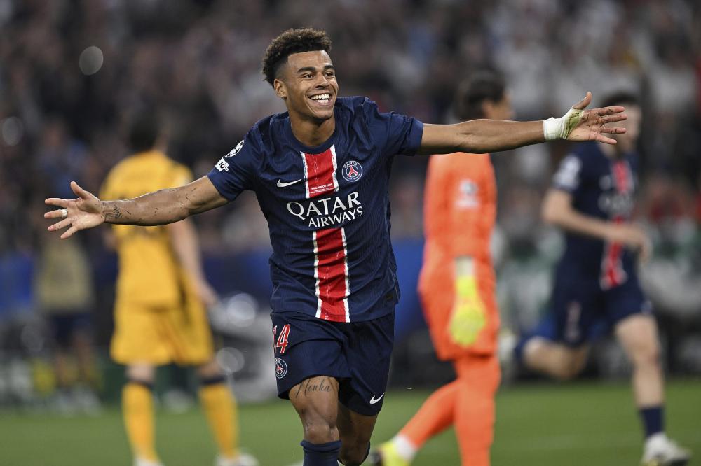 阵容齐整！雄鹿今日战活塞：字母哥&小波特等均可出战